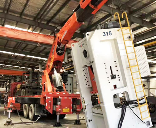 沔城回族镇附近随车吊出租，轻松解决运输难题