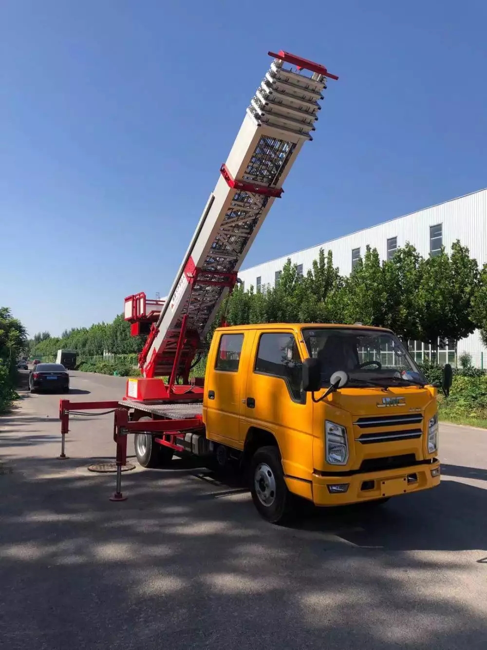 沔城回族镇附近的云梯车出租服务：轻松解决高空作业需求