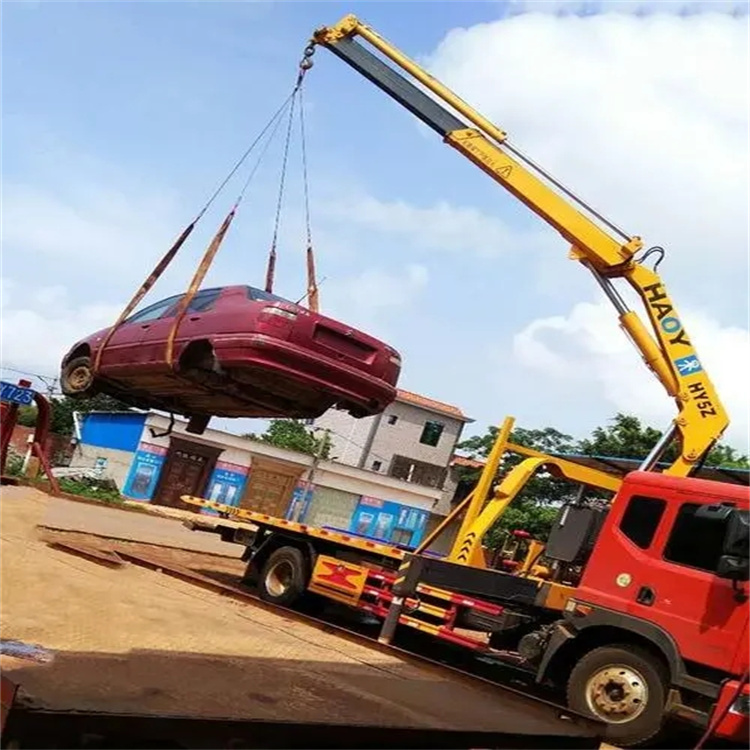 沔城回族镇吊车吊汽车的正确方法